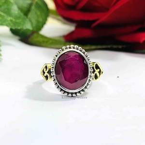 แหวนเงินสเตอร์ลิงสำหรับผู้หญิง925สไตล์คลาสสิกประดับด้วยพลอยทับทิมสีแดงทำด้วยมือสำหรับวันครบรอบแต่งงาน - Product Image 1