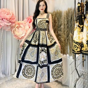 Robe Élégante et Confortable pour Femme, Lavable, par Fabricant ODM du Vietnam, Emballage Individuel en Polybag, Modèle Près du Corps - Product Image 3