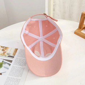 Gorra de Béisbol Unisex Rosa de 5 Paneles con Cierre a Presión, Bordado de Lazo Blanco, 100% Poliéster, Ajustable, Casual, para las Cuatro Estaciones - Product Image 6