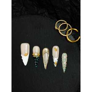 Ongles press-on opulents au design élégant avec des couleurs contrastées captivantes - Product Image 4