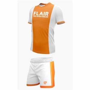 Maillots de football rétro personnalisés de haute qualité pour hommes – Tenues de football tendance avec shorts – Service OEM – Séchage rapide - Product Image 5