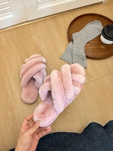 รองเท้าแตะลำลองพื้นเรียบคุณภาพสูง รุ่นใหม่ สไตล์คลาสสิก สำหรับฤดูใบไม้ร่วง/ฤดูหนาว ปี 2026 พร้อมคุณสมบัติกันลื่น - Product Image 4