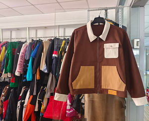 Chaqueta universitaria de alta calidad hecha a medida para mujer con mangas de cuero transpirable Venta caliente chaqueta universitaria de calidad superior para mujer - Product Image 1