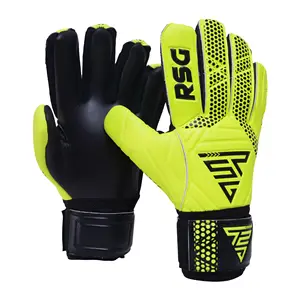 High Quality Soccer Gloves Soccer Breathable Wear Goalkeeper smooth foam rubber association Soccer Gloves