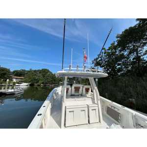 Bote Premium Pursuit S 358 2026 para Entusiastas de Deportes Acuáticos - Product Image 2