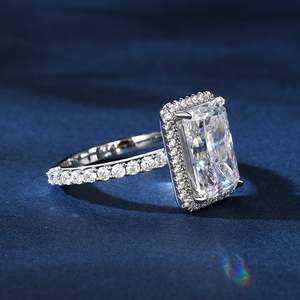แหวนหมั้นเพชรทรงเรเดียนท์คัท เจลูเลีย คลาสสิค ทำจากเงินสเตอร์ลิง - Product Image 6