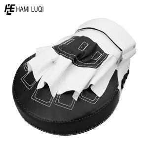 Almohadilla de enfoque de boxeo de cuero curvo con correas ajustables para entrenamiento y combate - Product Image 5