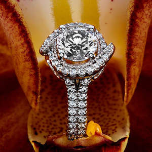 Anillo de Halo con Diamante Moissanita Original de Corte Redondo Clásico, Plata de Ley 925, Regalo de Compromiso, Boda o Fiesta para Novias - Product Image 6