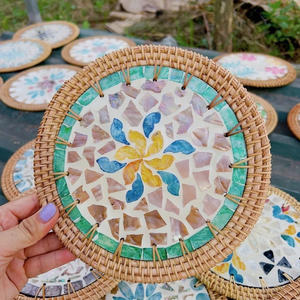 Posavasos de Ratán Hechos a Mano en Vietnam con Logotipo Personalizado al por Mayor Directo de Fábrica, con Mosaico de Madreperla para Tazas, Vasos y Teteras - Product Image 2