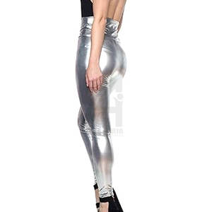 Leggings en cuir de qualité supérieure avec logo personnalisé, prix avantageux, vente en ligne. - Product Image 2