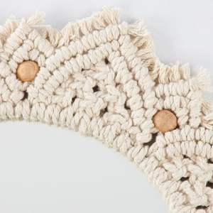 Espejo de pared de macramé de algodón blanco con nudos artísticos y estructura tejida diseñada para diseños de habitaciones tranquilas y relajantes - Product Image 3