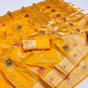 Saree en soie Banarasi fait à la main avec Zari et Meenakari Belle Pallu avec bordure et glands Parfait pour les occasions spéciales - Product Image 2