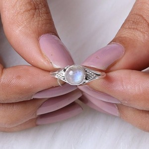 Anillo Clásico de Plata de Ley 925 con Piedra Lunar, Estilo Boho, Joyería Artesanal para Mujer, Regalo para Esposa - Product Image 5