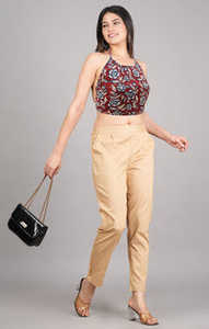 Chemise sans manches en coton marron à imprimé artisanal, dos nu, col rond, taille unique, confortable et facile à porter au quotidien - Product Image 4