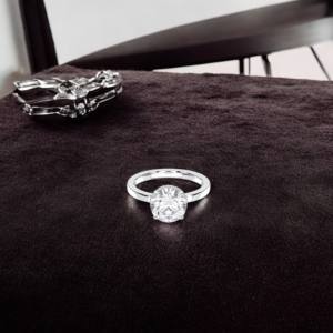 3.15กะรัต E-F/VVS-VS (Centre 3.00CT) Moissanite รอบตัดเพชรแหวนหมั้นทำใน10K,14K,18K ทอง - Product Image 3