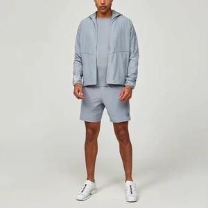 Ropa de calle de verano para hombre, chándal de satén de dos piezas, Chaqueta corta cortavientos con cremallera reflectante y conjunto de pantalones cortos con reflectividad - Product Image 1