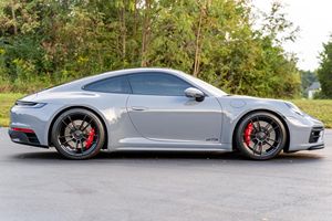2024 911 Carrera GTS Coupé, Motor de 6 Cilindros en Línea con Doble Turbo de 473 hp, Color Gris Ártico, Mayormente sin Modificaciones - Product Image 2