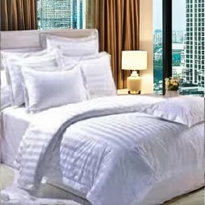 Qualité hôtelière toutes saisons Poids moyen Rayures absorbant l'humidité Couette en polyester Literie douce et durable Confort longue durée - Product Image 5