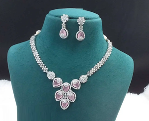 Collier et boucles d'oreilles AD en laiton Combo parfait pour la fête et l'approvisionnement en gros de vêtements traditionnels disponibles - Product Image 1