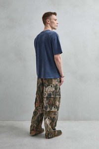 T-shirt da uomo di lusso Finch Garment Streetwear oversize con colletto spesso 210G, personalizzabile, 100% cotone organico, pesante. - Product Image 2