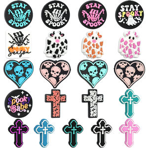 Grosir kustom logo Anda sendiri manik-manik dan pesona harga pabrik Pvc lembut menyeramkan tetap Halloween manik-manik pena pesona - Product Image 4