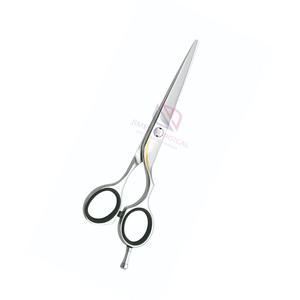 Tijeras de peluquero con reposapiés ajustable | Tijeras de corte de pelo de precisión de acero inoxidable con acabado pulido para uso en salón - Product Image 4