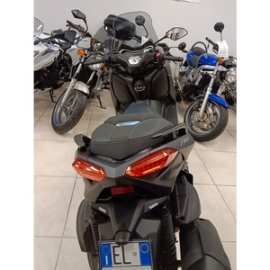 Scooter à essence X-MAX 400 - Product Image 2