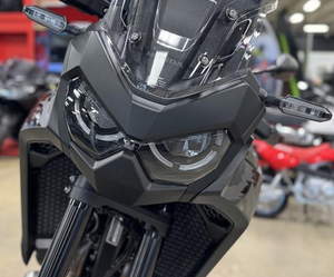 Motocicleta Deportiva Estándar Disponible en Stock con Cilindrada de 1000-1500cc y Velocidad Máxima Superior a 80km/h - Product Image 1