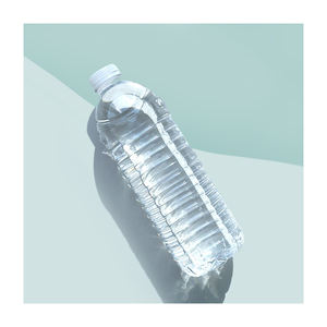 Agua mineral embotellada, agua potable pura de manantial natural, hidratación, venta en línea de comestibles - Product Image 2