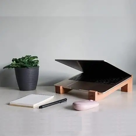 Hot Selling Laptop Wooden Folding Vertical Stand Desktop Elevating Heat Dissipation Portable Tablet Mini Stand for Desktop