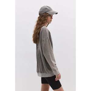 Sudadera Lavada Diariamente con Detalle Trasero 100% Algodón - Product Image 3