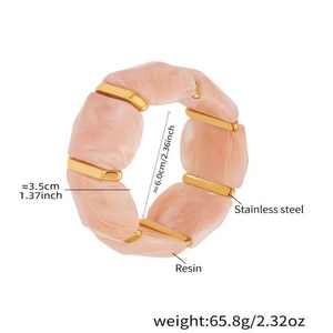 Brazalete de Moda de Alta Calidad, Brazalete Elástico Geométrico Irregular de Resina Natural, Joyería Chapada en Oro de 18K PVD Exagerada - Product Image 3
