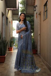 Vente en ligne de Sari en pure soie Bandhej avec tissage Rich Pallu et Zari pour femme - Product Image 3