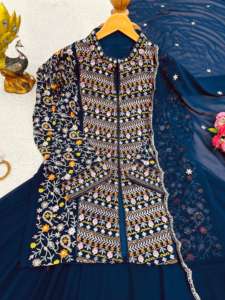 Ensemble Lehenga Choli en fausse Georgette de créateur, haut de travail à séquence lourde, fil de jupe évasé uni et paillettes Dupatta de 3mm - Product Image 6