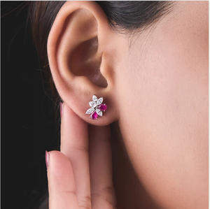 Pendientes de rubí de diamantes Marquesa de lujo diseñados para mujeres que aprecian la joyería fina con cortes únicos de piedras preciosas de la India - Product Image 6