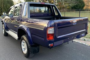 Toyota Hilux SSR 4x4 de 1997 en excellent état, sans accident, conduite à gauche/droite - Product Image 3