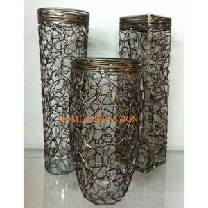 Vases à fleurs décoratifs en laiton et métal de grande qualité Pots à fleurs classiques en métal plaqué or antique et Vases indiens - Product Image 1