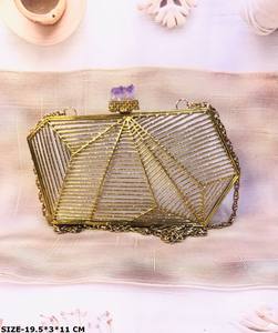 MOP Embrayage en laiton Sac à main de soirée pour femme avec clous en pierre Fermeture magnétique Doublure en polyester Accessoire de mode - Product Image 2
