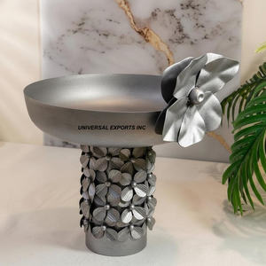 Ensemble de trois bols à chocolat martelés plaqués or, bol à bonbons de luxe, forme ronde, design nouveau et élégant, bol à chocolat fantaisie - Product Image 3