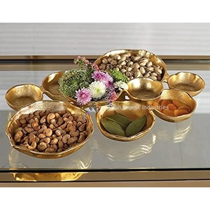 Nouveau plat décoratif en grappe de 9 bols pour mariage et hôtels bol de service de table en aluminium doré plat et bols - Product Image 6