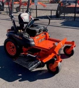 Tondeuse autoportée à braquage zéro Kubota Z422 d'origine |   Tracteur de pelouse robuste pour l'aménagement paysager professionnel - Product Image 4