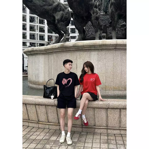 Camiseta Unisex DUC PHAT 100% Algodón, Corte Holgado Premium con Diseño de Serigrafía, Hecha en Vietnam - Product Image 2