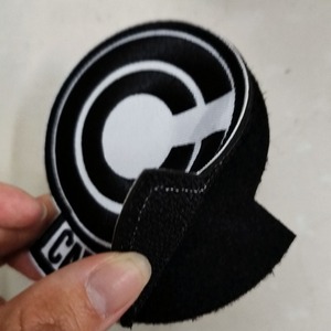 Presse à chaud personnalisée LOGO 3D Écusson brodé fer à repasser sur les vêtements Écusson de broderie personnalisé - Product Image 2