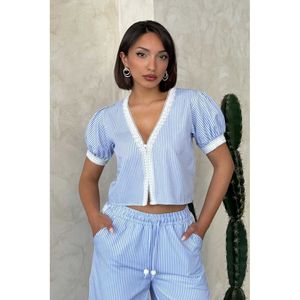 Blusa Elegante a Rayas de Poliéster para Mujer TOPSHOW con Delicados Detalles de Encaje - Blusa Azul de Manga Larga para Uso Diario - Product Image 1
