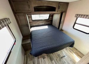 รถเทรลเลอร์ทรงหยดน้ำตาแบบ2025ขนาดเล็กสำหรับท่องเที่ยวแบบยุโรปคาราวานเดินทางอลูมิเนียมสุดหรูรถออฟโรด RV สำหรับออสเตรเลียตั้งแคมป์กลางแจ้ง - Product Image 4