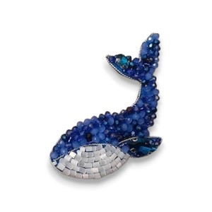 Broche de plátano con bordado a mano de cristal y broche de moda con cuentas de alambre de lingotes - Product Image 1