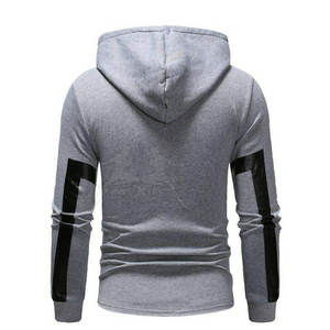 Sweat à capuche à demi-fermeture éclair Basics avec texture lisse et conception de poche avant Sweat à capuche à demi-fermeture éclair de coupe décontractée avec un look élégant - Product Image 2