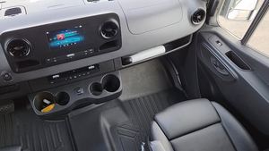 Sprinter 2500 2023 d'occasion en bon état, 144 places, propulsion arrière, 3 portes, volume de chargement 78 pieds cubes - Product Image 3