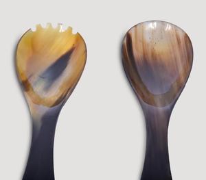 Ensemble de service à salade en corne naturelle artisanale de luxe avec des poignées ergonomiques incurvées uniques, grande cuillère à mélanger et fourchette de service pour - Product Image 4