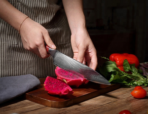 Cuchillo de Chef de cocina profesional Premium, opción de logotipo personalizado, mango de madera de acero de Damasco, Apto para lavavajillas, fabricado en Pakistán - Product Image 3